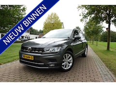 Volkswagen Tiguan - 1.4 TSI ACT Highline NAP | Trekhaak uitklapbaar | Stoelverwarming | Camera | CarPlay | Ada