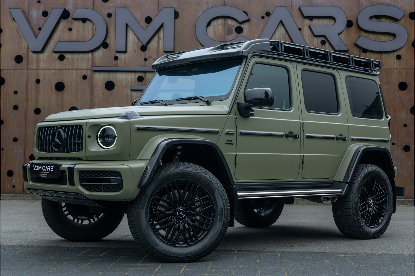 Mercedes-Benz G-klasse - 63 AMG 4x4² | First 40 | CARBON |AKRAPOVIC| GRIJS KENTEKEN | WRAPP MAT GROEN - AutoWereld.nl