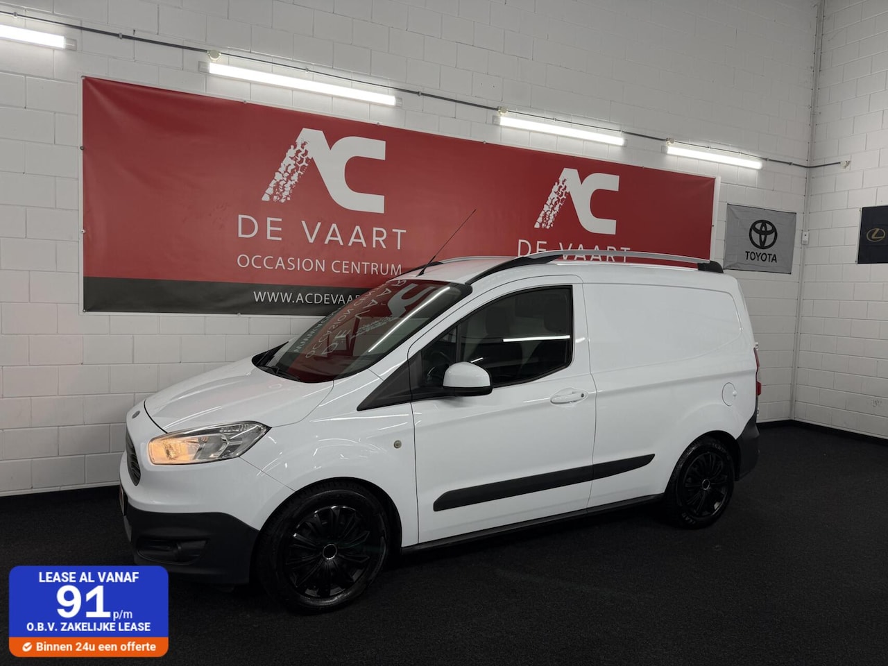 Ford Transit Courier - 1.5 TDCI Ambiente - AIRCO/CRUISE/NAP - AutoWereld.nl