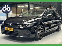 Volkswagen Golf - 1.0 eTSI 110pk AUTOM. Life DIGI DASHB. TREKHAAK I NAVI + CAMERA I PDC V+A I FULL LED
