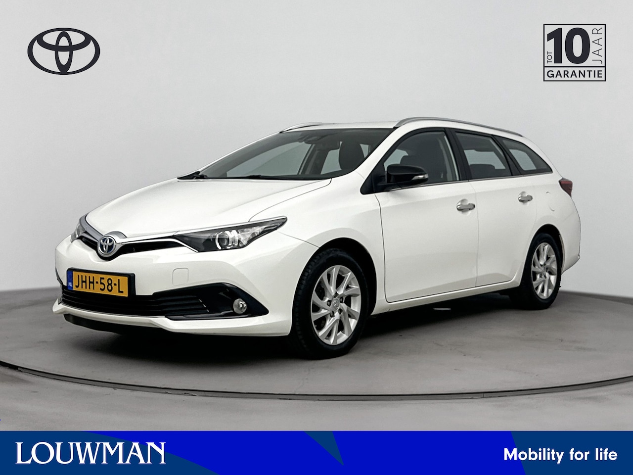 Toyota Auris Touring Sports - Dynamic | Bluetooth | elektrische ramen  | Multi functioneel stuur | - AutoWereld.nl