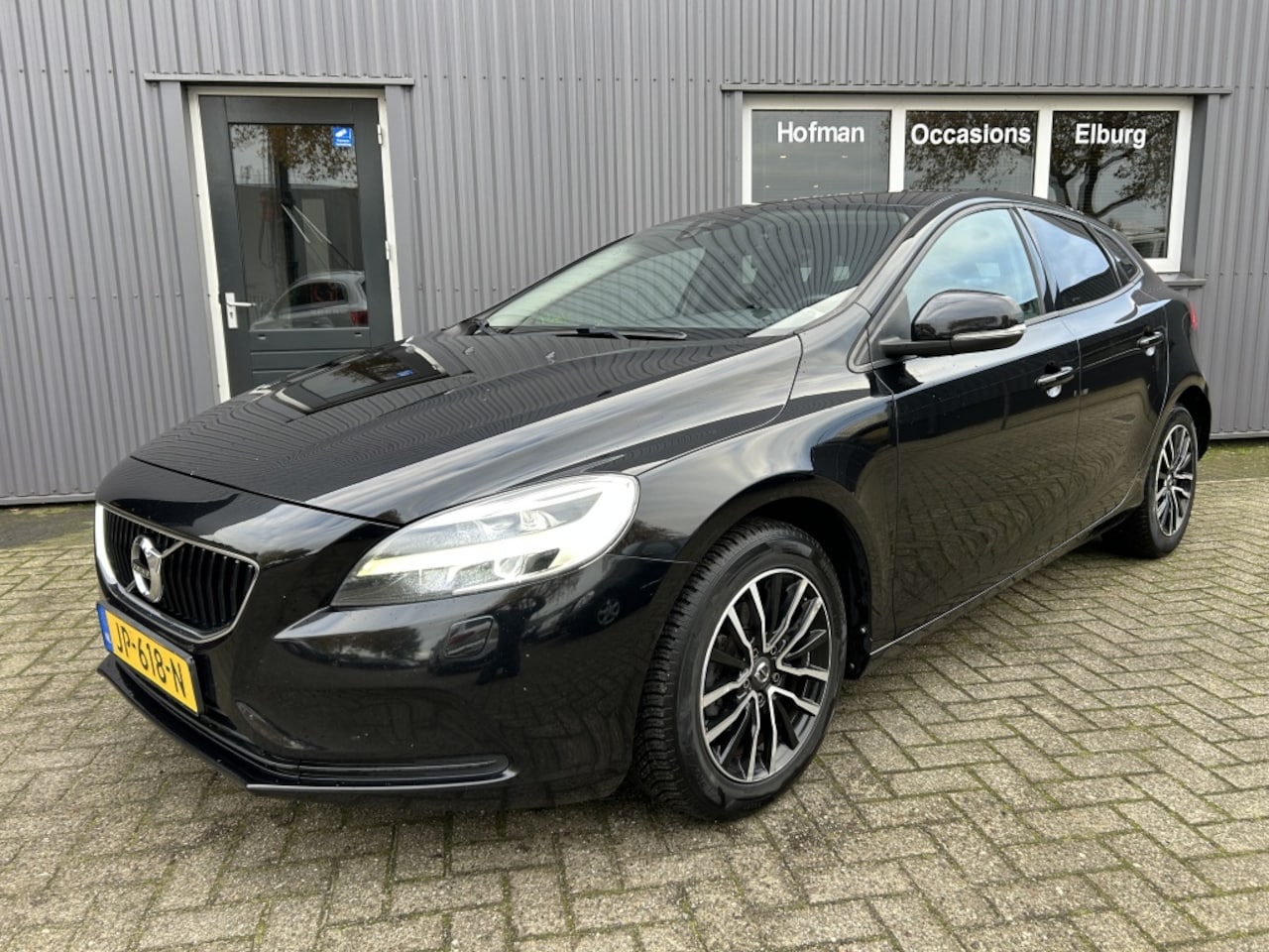 Volvo V40 - 2.0 D2 Nordic+ PDC LED NAVI Facelift! - AutoWereld.nl