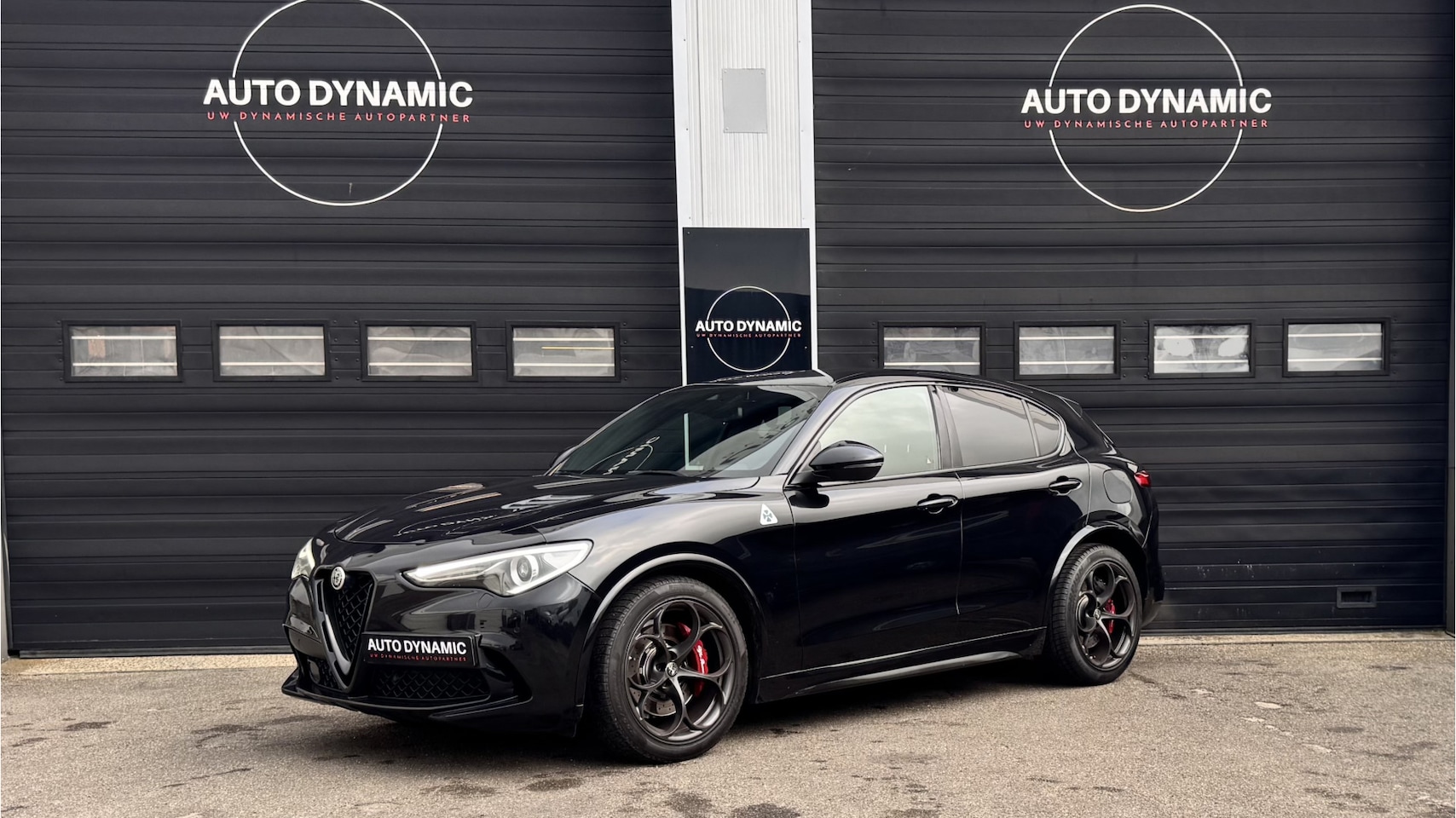 Alfa Romeo Stelvio - 2.9 V6 AWD Quadrifoglio Squadra 510 pk+ | Stuur-Stoel verw | Harman Cardon - AutoWereld.nl