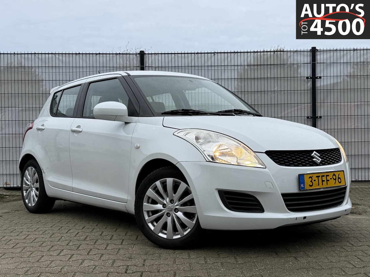 Suzuki Swift - 1.2 Bandit EASSS Airco/Cruise! - AutoWereld.nl
