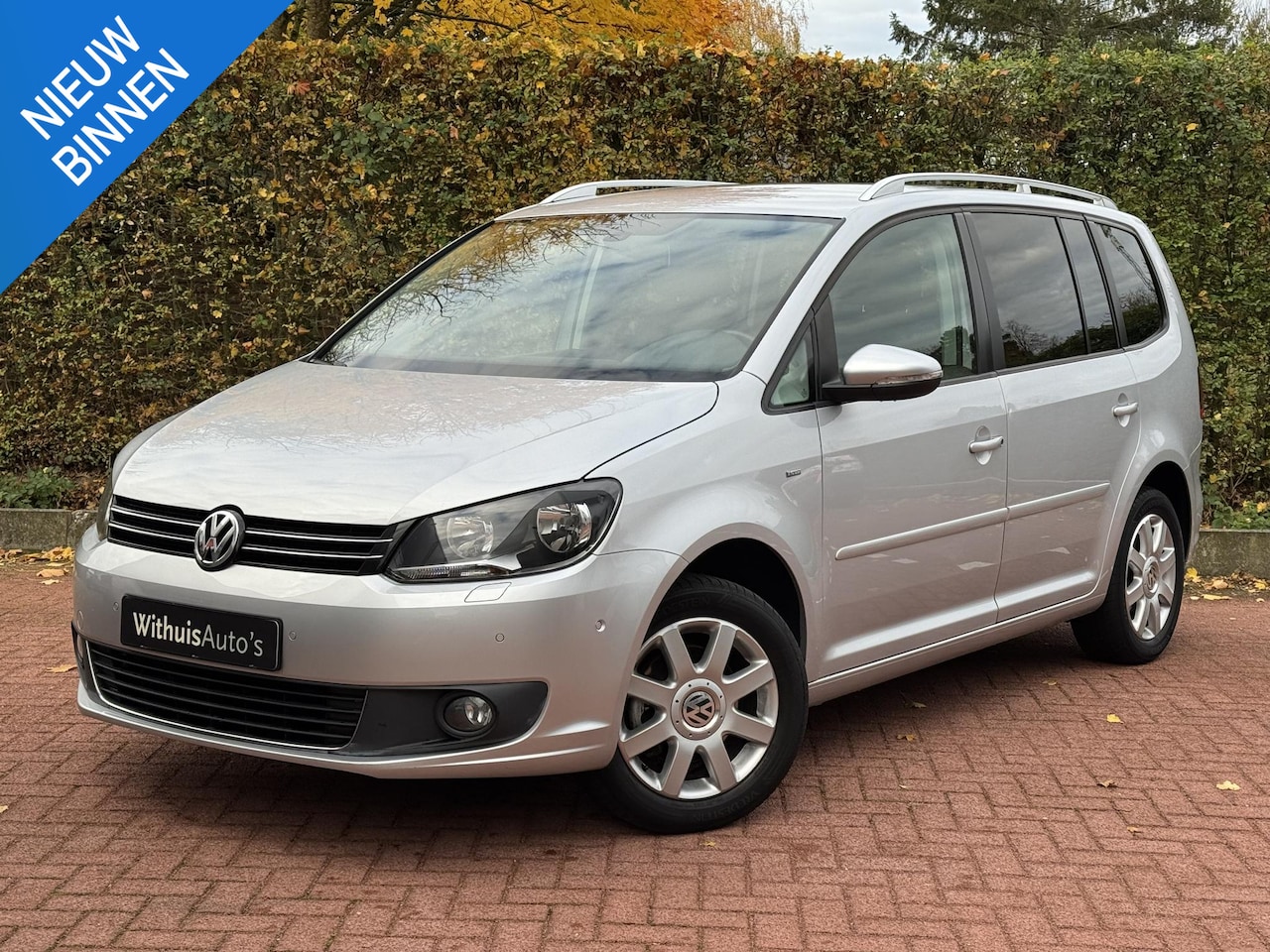 Volkswagen Touran - 1.2 TSI Life 7-Persoons Carplay Cruise Stoelverwarming - AutoWereld.nl