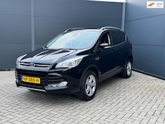 Ford Kuga - 1.5 Titanium Plus 4WD / Automaat / Bom vol