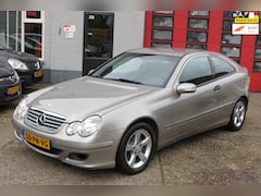 Mercedes-Benz C-klasse Sportcoupé - 180 K. AUTOMAAT , NAVI
