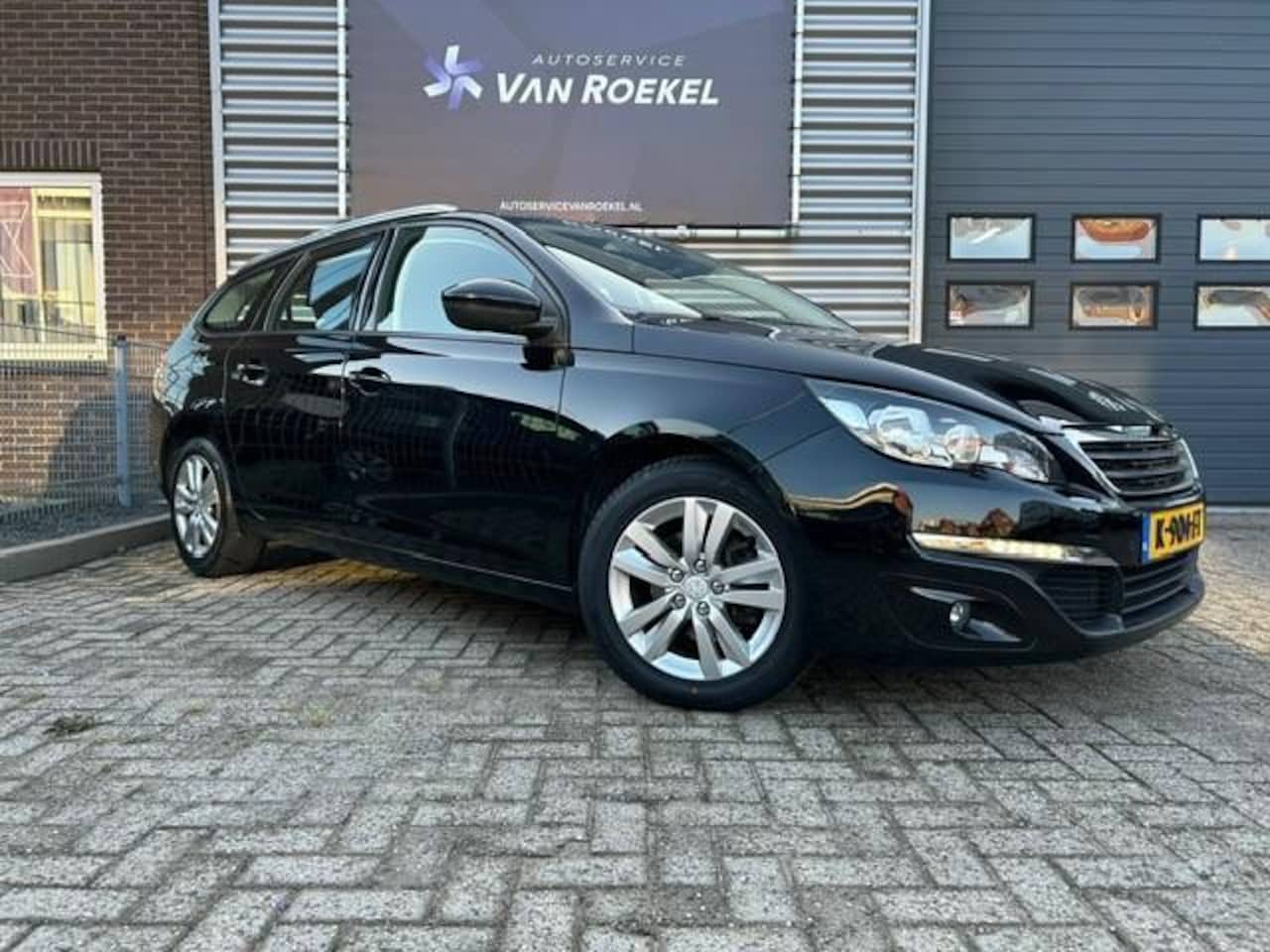 Peugeot 308 SW - 1.2 PureTech Zwart | Stationwagen | Climate | Cruise - AutoWereld.nl