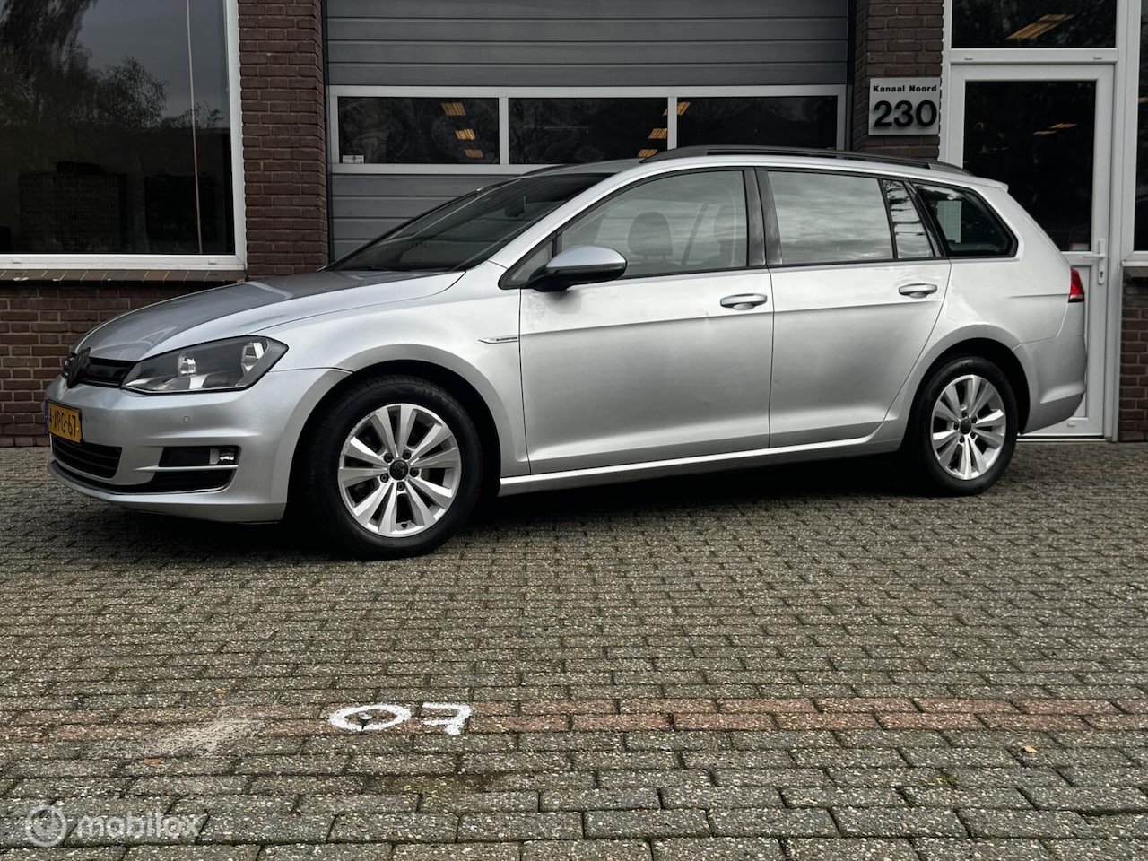 Volkswagen Golf Variant - 1.4 TGI ECC-AIRCO/CRUISE/NAVI/PDC - AutoWereld.nl