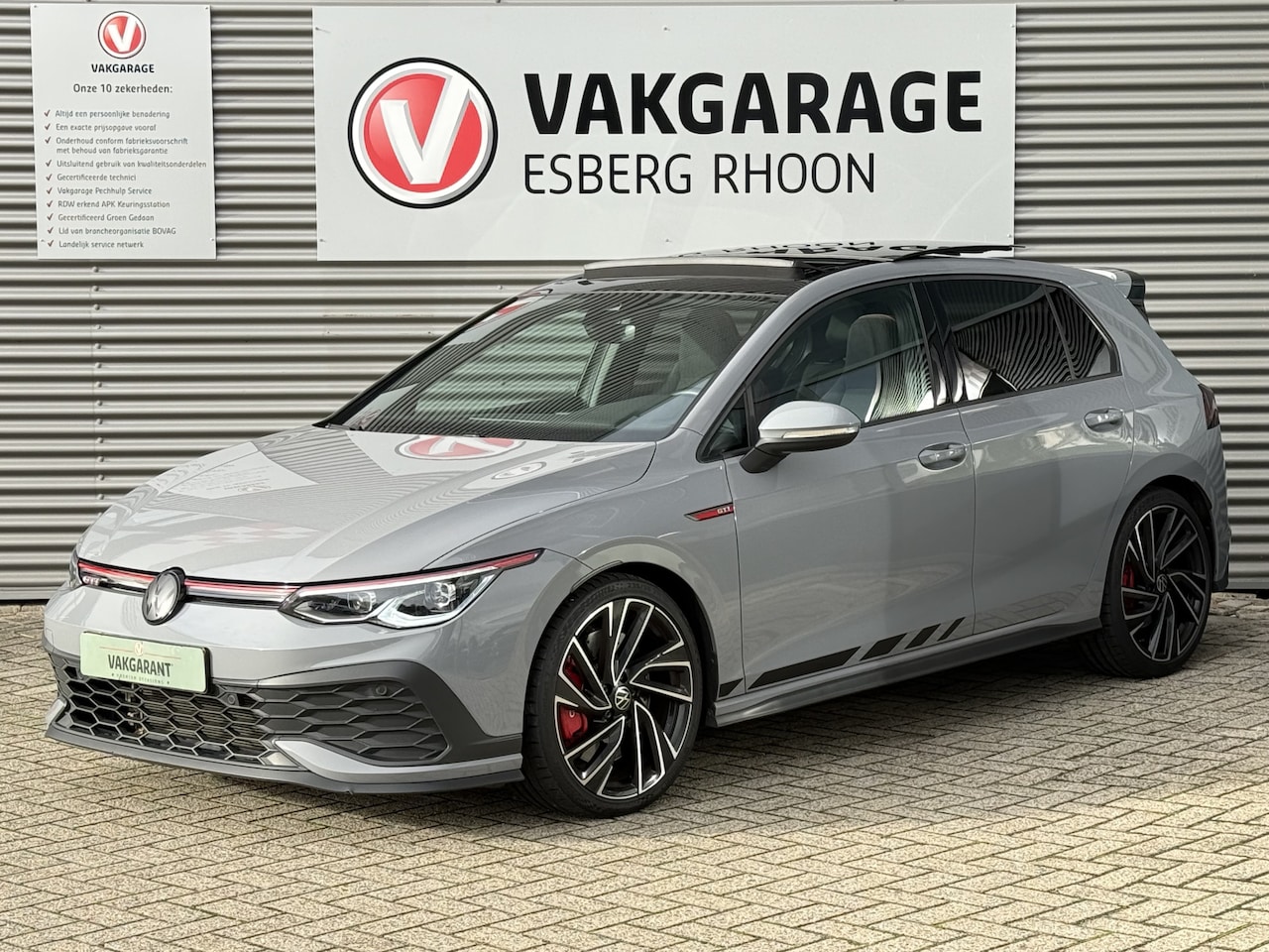 Volkswagen Golf - 2.0 TSI GTI CLUBSPORT SCHUIFDAK,19INCH,MATRIX LED - AutoWereld.nl