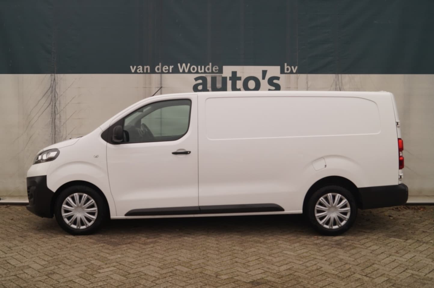 Opel Vivaro - 2.0 CDTI L3-H1 Edition -NAVI-AIRCO-PDC-CAM-CARPLAY- - AutoWereld.nl