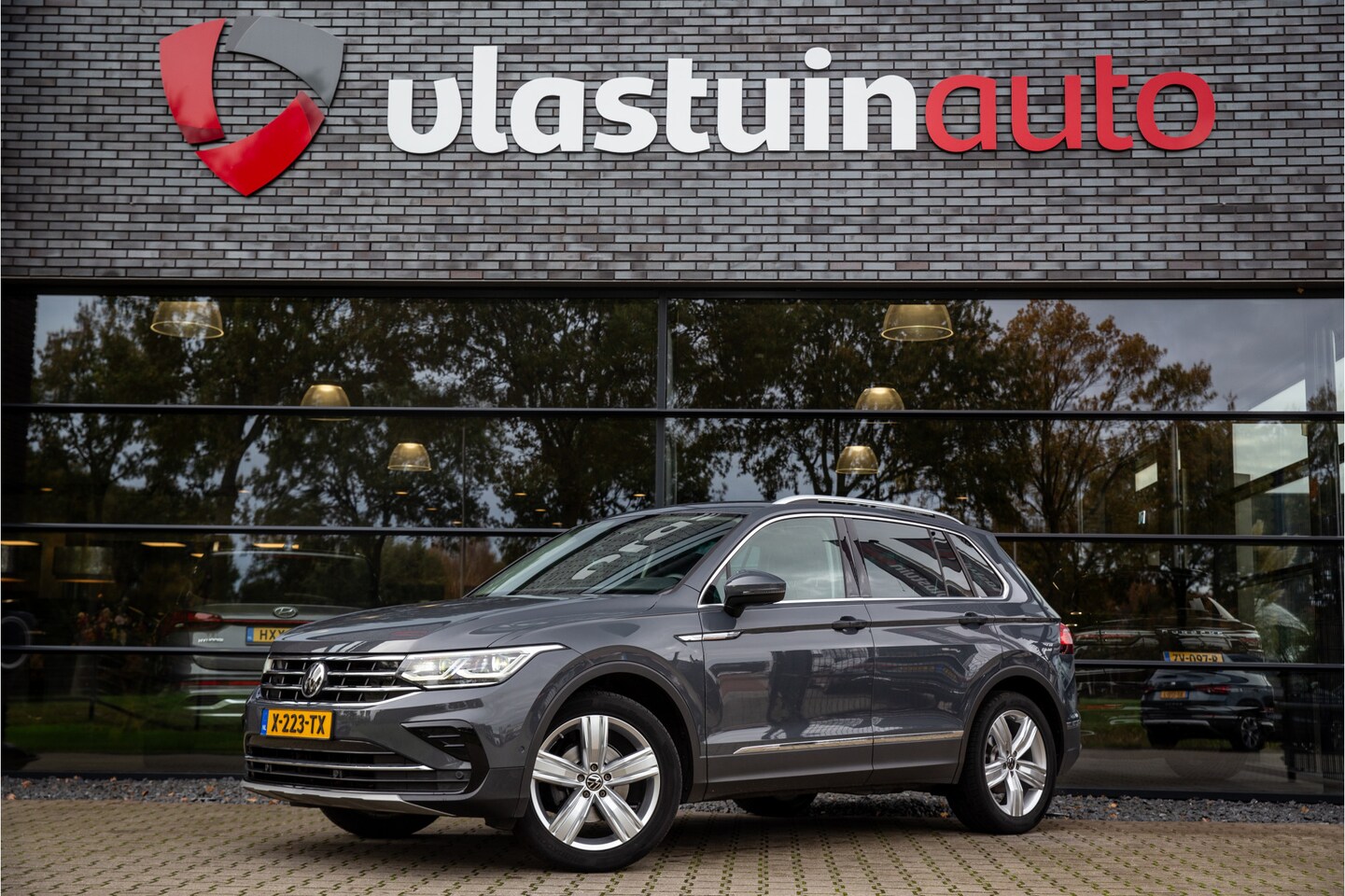 Volkswagen Tiguan - 1.5 TSI Elegance 1.5 TSI Elegance , Elektrische trekhaak, Head-up display, Apple Carplay, - AutoWereld.nl