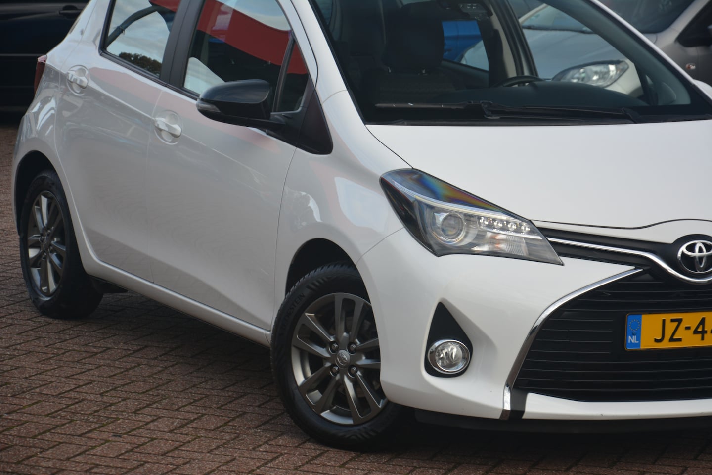 Toyota Yaris - 1.3 VVT-i Trend | Navigatie | Camera | Cruise | Lane assist | Clima | NL auto!! | - AutoWereld.nl