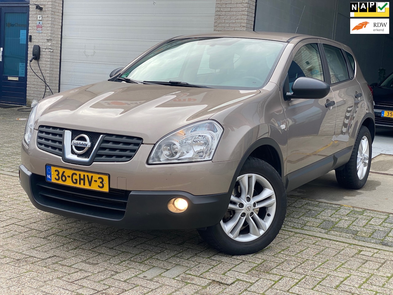 Nissan Qashqai - 1.5 dCi Visia/ nap/2e EIG/ dealeronderhouden/ 1jaar apk/ airco/ EL-ramen/ - AutoWereld.nl