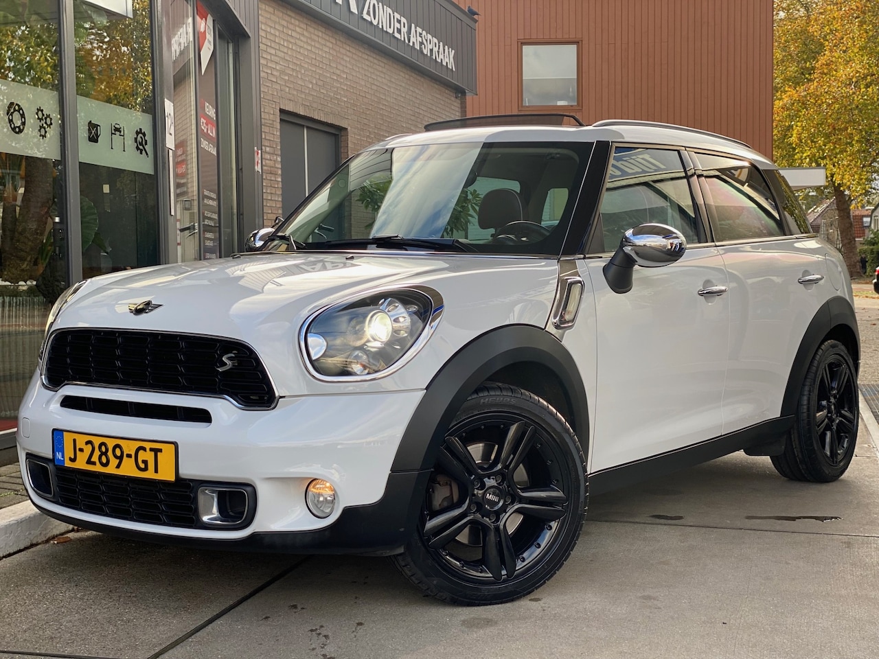 MINI Countryman - Mini 1.6 Cooper S ALL4 | Pano | Winterpack | Automaat | Leder - AutoWereld.nl