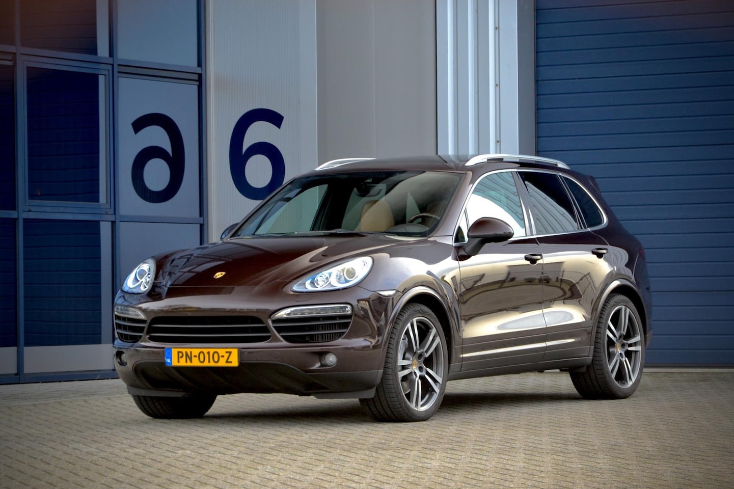 Porsche Cayenne - 4.2 V8 D S / Pano / Luchtvering / Comf. Stoelen / Sport Chrono / Full Option - AutoWereld.nl