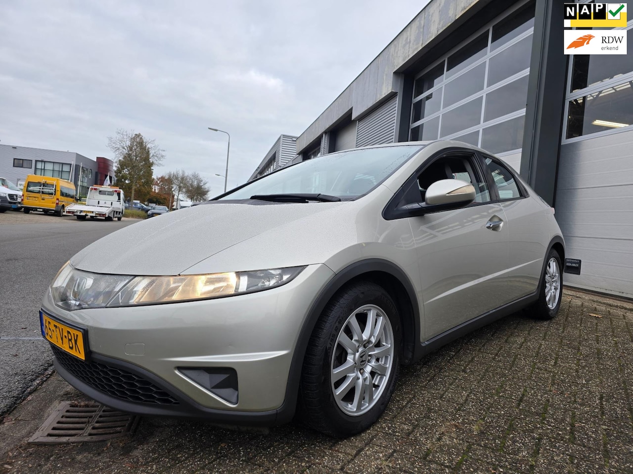 Honda Civic - 1.8 Comfort Nw apk,120dkm Nap dealeronderhouden! - AutoWereld.nl