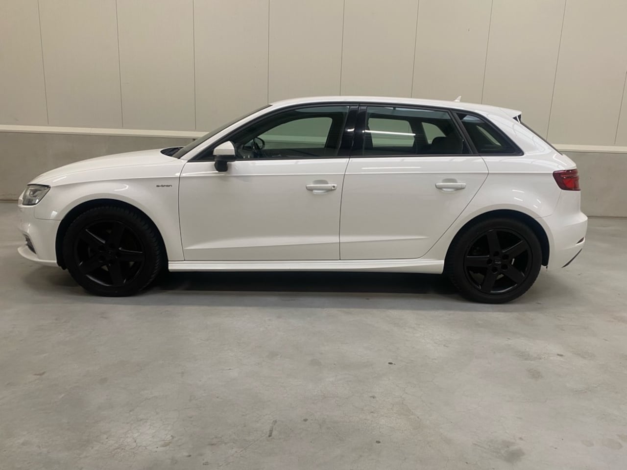 Audi A3 Sportback - 1.4 e-tron Lease Ed. - AutoWereld.nl