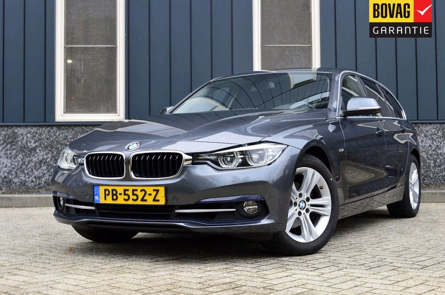 BMW 3-serie Touring - 320i Sport-Line Rijklaarprijs-Garantie Trekhaak Leder Navigatie Airco Sport Interieur - AutoWereld.nl