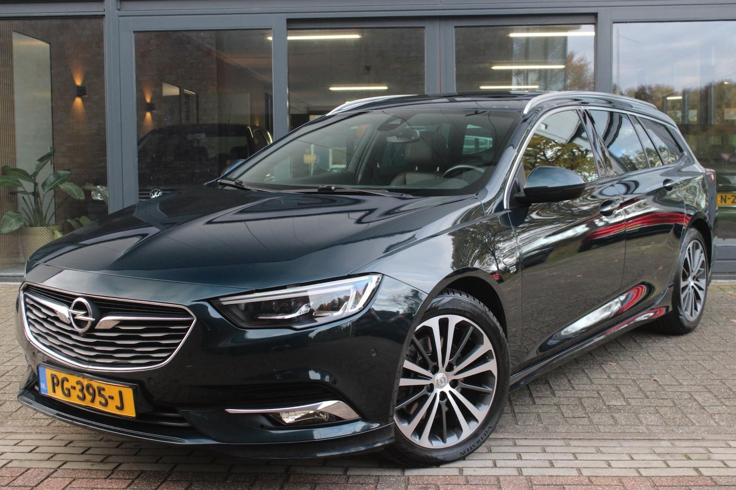 Opel Insignia Sports Tourer - 1.5 Turbo Business Executive | Head-Up | Bose Audio | Trekhaak 1400kg | Keyless | Stoel+St - AutoWereld.nl
