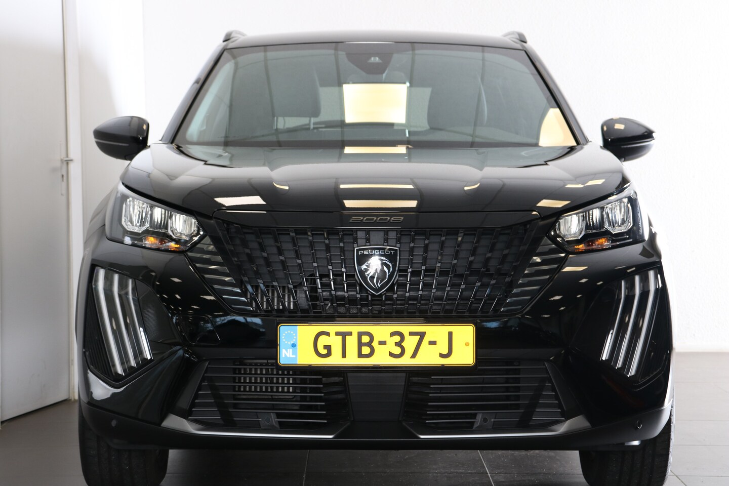 Peugeot 2008 - 1.2 Hybrid 136 Allure | Apple Carplay | PDC V+A | Cruise control | LMV 17"| DAB | LED Kopl - AutoWereld.nl