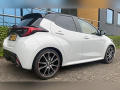 Toyota Yaris - 1.5 Hybrid GR Sport GARANTIE, dealer onderhouden, stoelverwarming