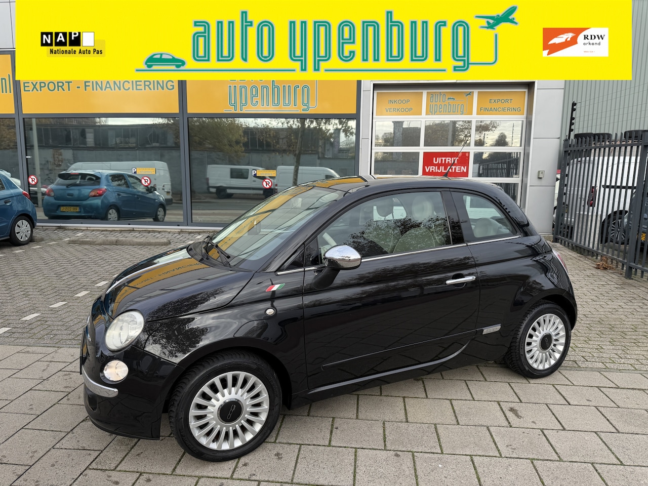 Fiat 500 - 1.2 Lounge Automaat * Panoramadak * Airco * Nw Staat * - AutoWereld.nl