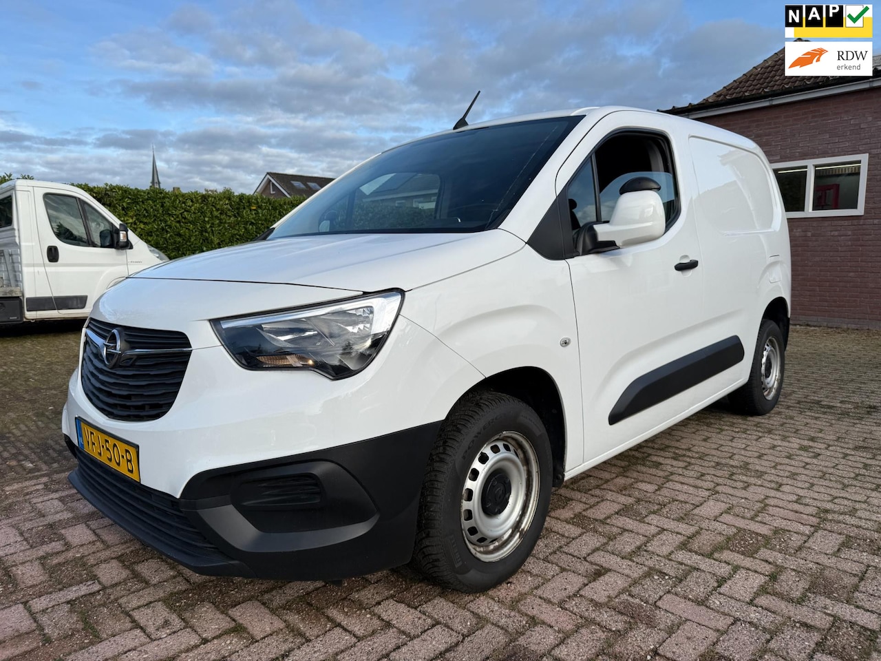 Opel Combo - 1.2 Turbo L1H1 Edition Airco Cruise Navi PDC schuifdeur audio scherm - AutoWereld.nl