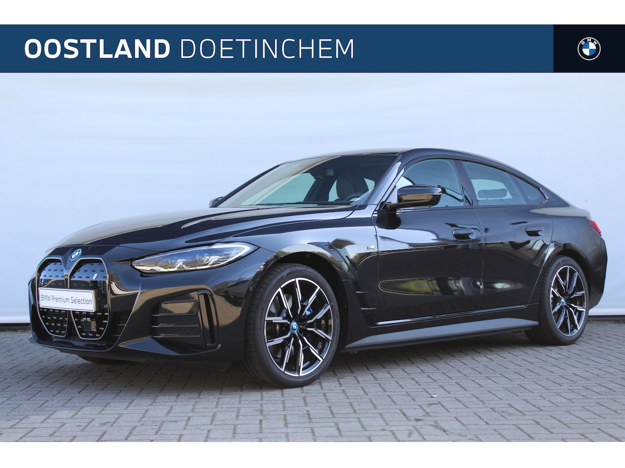 BMW i4 - eDrive35 High Executive M Sport / Comfort Access / Live Cockpit Professional / Parking Ass - AutoWereld.nl