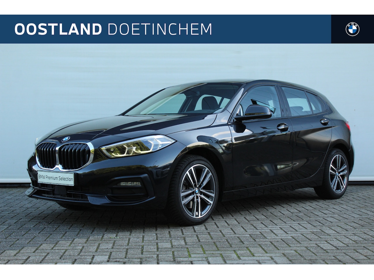 BMW 1-serie - 118i Executive Sport Line Automaat / Sportstoelen / Adaptieve LED / Live Cockpit Professio - AutoWereld.nl
