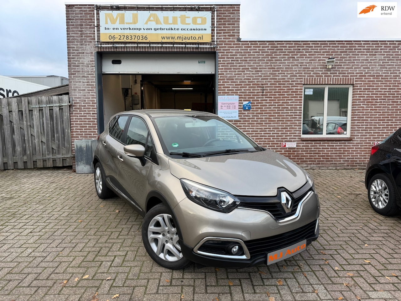 Renault Captur - 0.9 TCe Authentique airco bluetooth key less - AutoWereld.nl