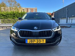 Skoda Octavia Combi - 1.4 204PK TSI iV PHEV Business Edition Plus | ACC | Navigatie | Verwamde stoelen V+A | Ach