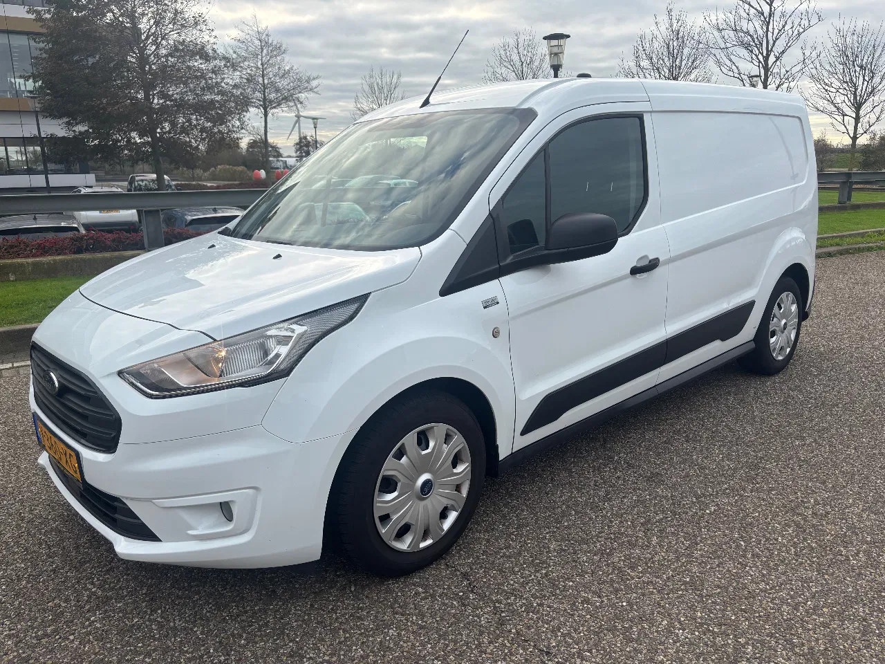 Ford Transit Connect - 1.5 EcoBlue L2H1 Airco Navi Trekhaak 3 Zits MARGE - AutoWereld.nl