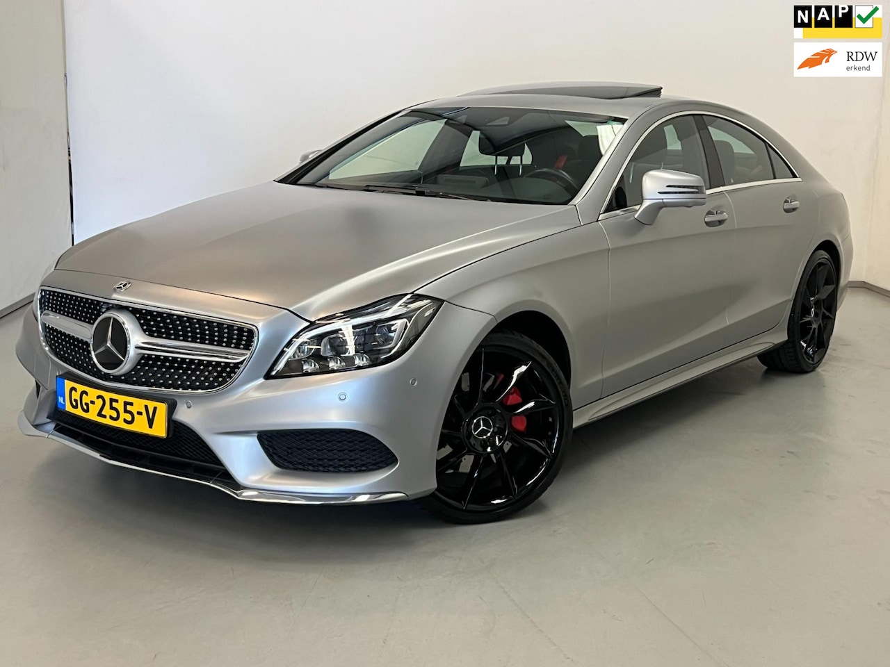 Mercedes-Benz CLS-klasse - 400 / AMG / Designo Mat / Schuifdak / NL-auto - AutoWereld.nl