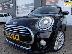 MINI Cooper - 1.5 Chili Business van 3de Eig met parkeersensoren en navigatie en bluetooth telefoon en a