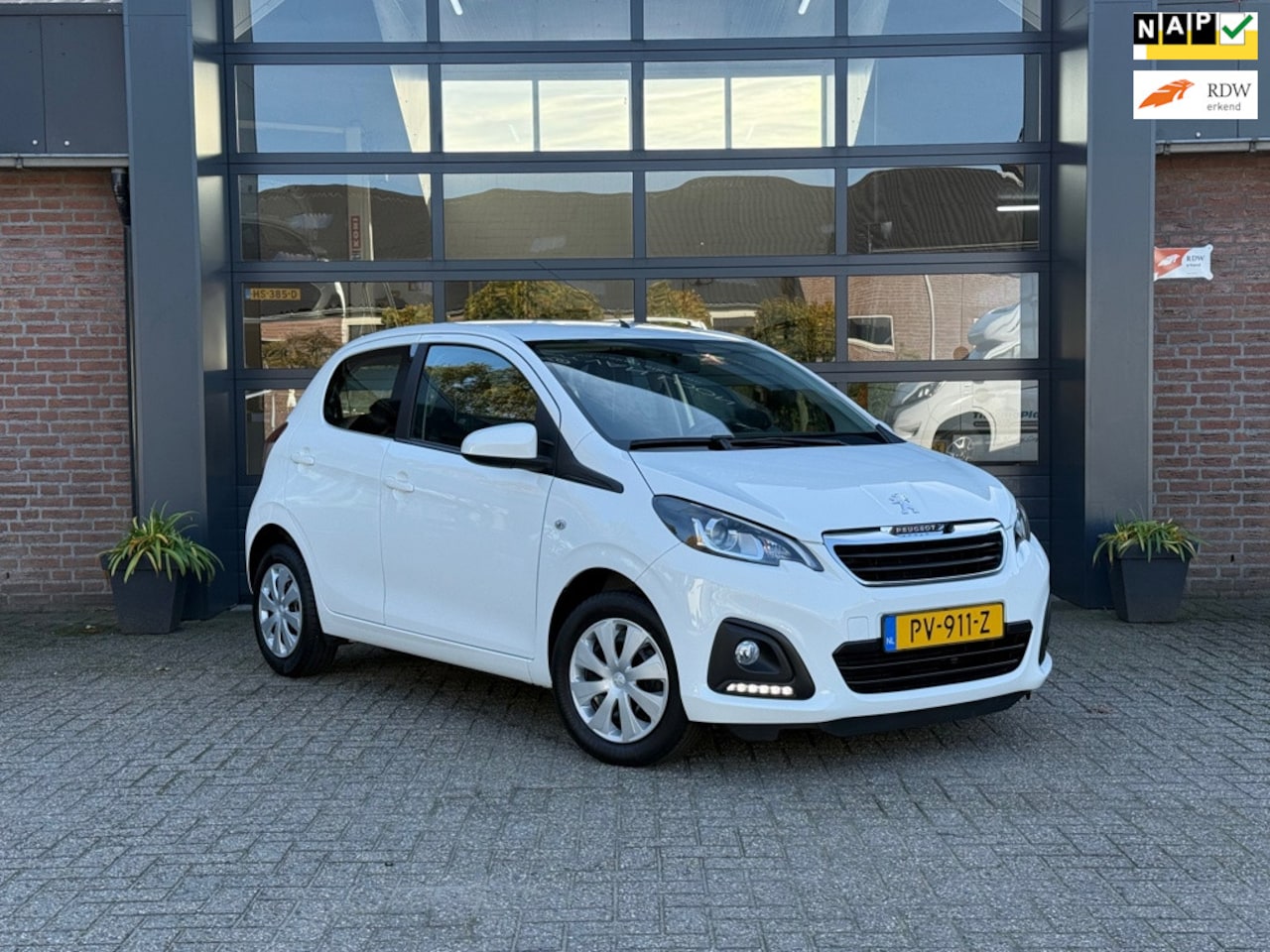 Peugeot 108 - 1.0 e-VTi Active|airco|bluetooth|elektrische ramen - AutoWereld.nl