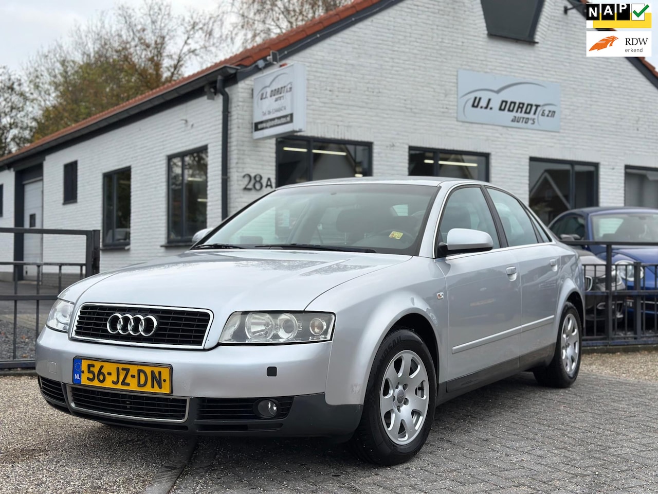 Audi A4 Limousine - 2.0 MT automaat ! NAP! YOUNGTIMER! - AutoWereld.nl