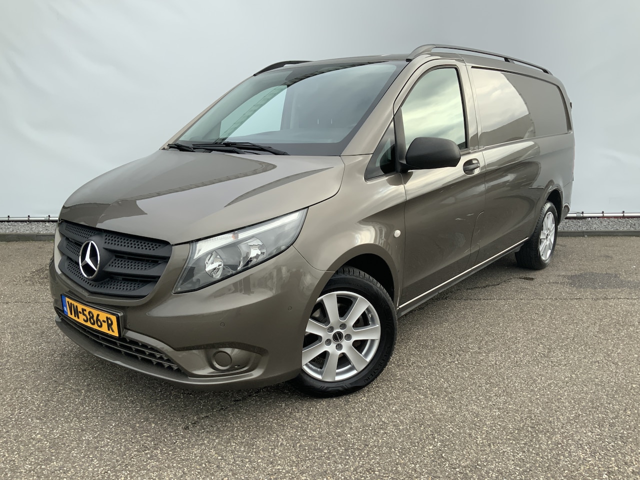 Mercedes-Benz Vito - 116 CDI MARGE ! Lang Automaat Airco Cruise 3 Zits Camera Alu Velg Trekhaak 2500 kg Euro 5 - AutoWereld.nl