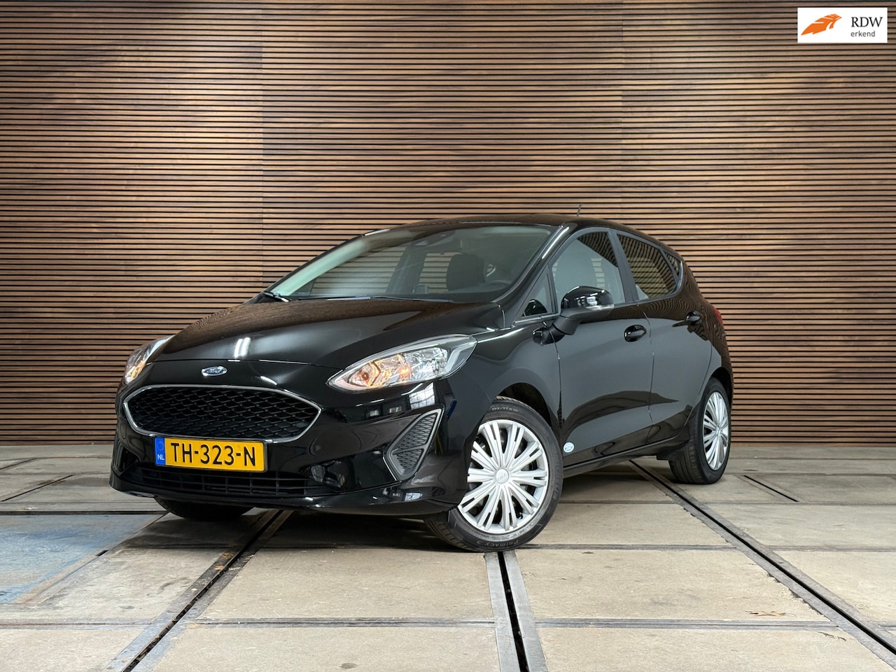 Ford Fiesta - 1.1 Trend 5 deurs | Cruise Control | Airco | NAP | Bluetooth | Verwarmde Voorruit - AutoWereld.nl