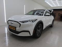 Ford Mustang Mach-E - 98kWh 338pk RWD SoH [ CARPLAY+ACC+LEDER+CAMERA+STOEL/STUURVERWARMING+CLIMATE ]