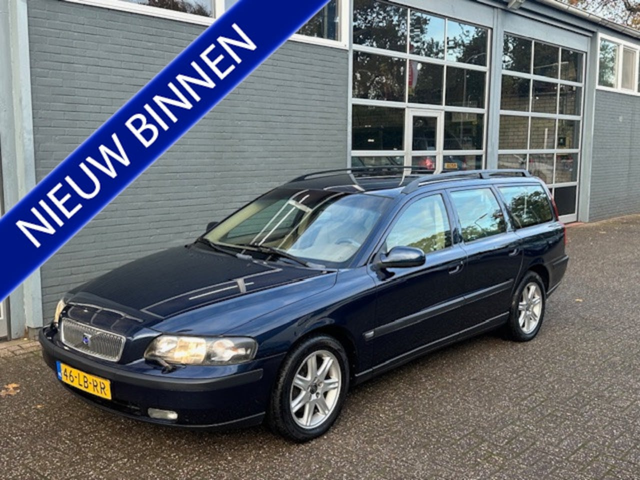 Volvo V70 - 2.4 D5 Geartronic Comfort Line / Meeneemprijs / Export - AutoWereld.nl