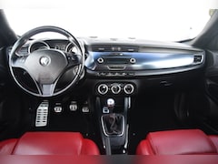 Alfa Romeo Giulietta - 1.4 T Distinctive Pano/schuifdak Leer 18' Pack/Sport