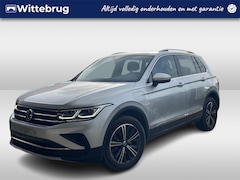 Volkswagen Tiguan - 1.4 TSI 245pk eHybrid Elegance DSG Automaat Panoramadak / LED Matrix verlichting / Navigat