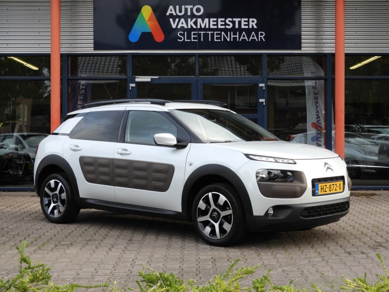 Citroën C4 - 1.2 SHINE parelmoer wit - AutoWereld.nl