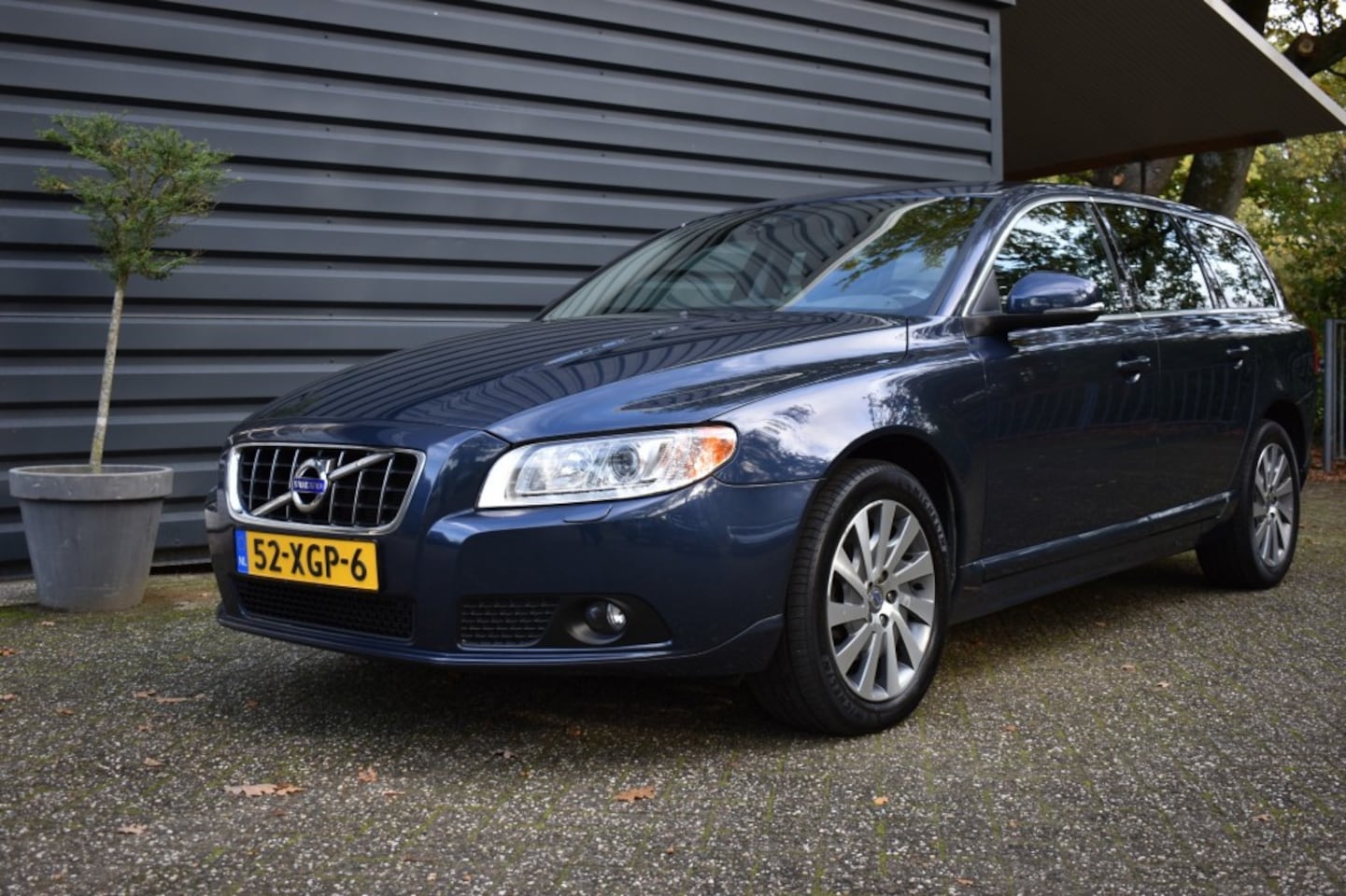 Volvo V70 - 1.6 T4 LIM. EDITION!!!BJ 2012!!180 PK!!LEER!!11894 EURO!! - AutoWereld.nl