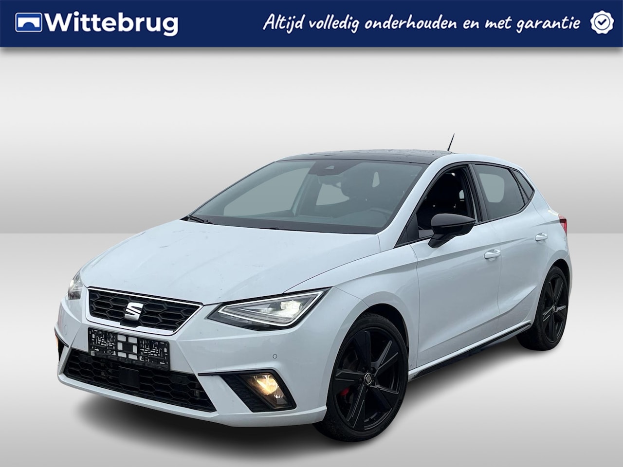 SEAT Ibiza - 1.5 TSI 150pk FR Black Edition DSG automaat Panoramadak / Navigatie /18"LM / Virtual Cock - AutoWereld.nl