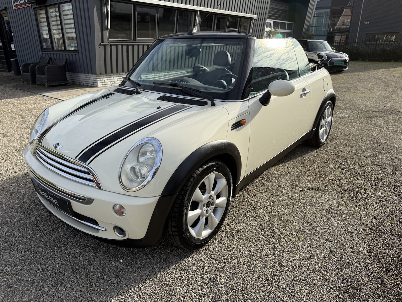 MINI Cabrio - Mini 1.6 One Pepper.Airco,half leer.Youngtimer !! Zeer mooi !! - AutoWereld.nl