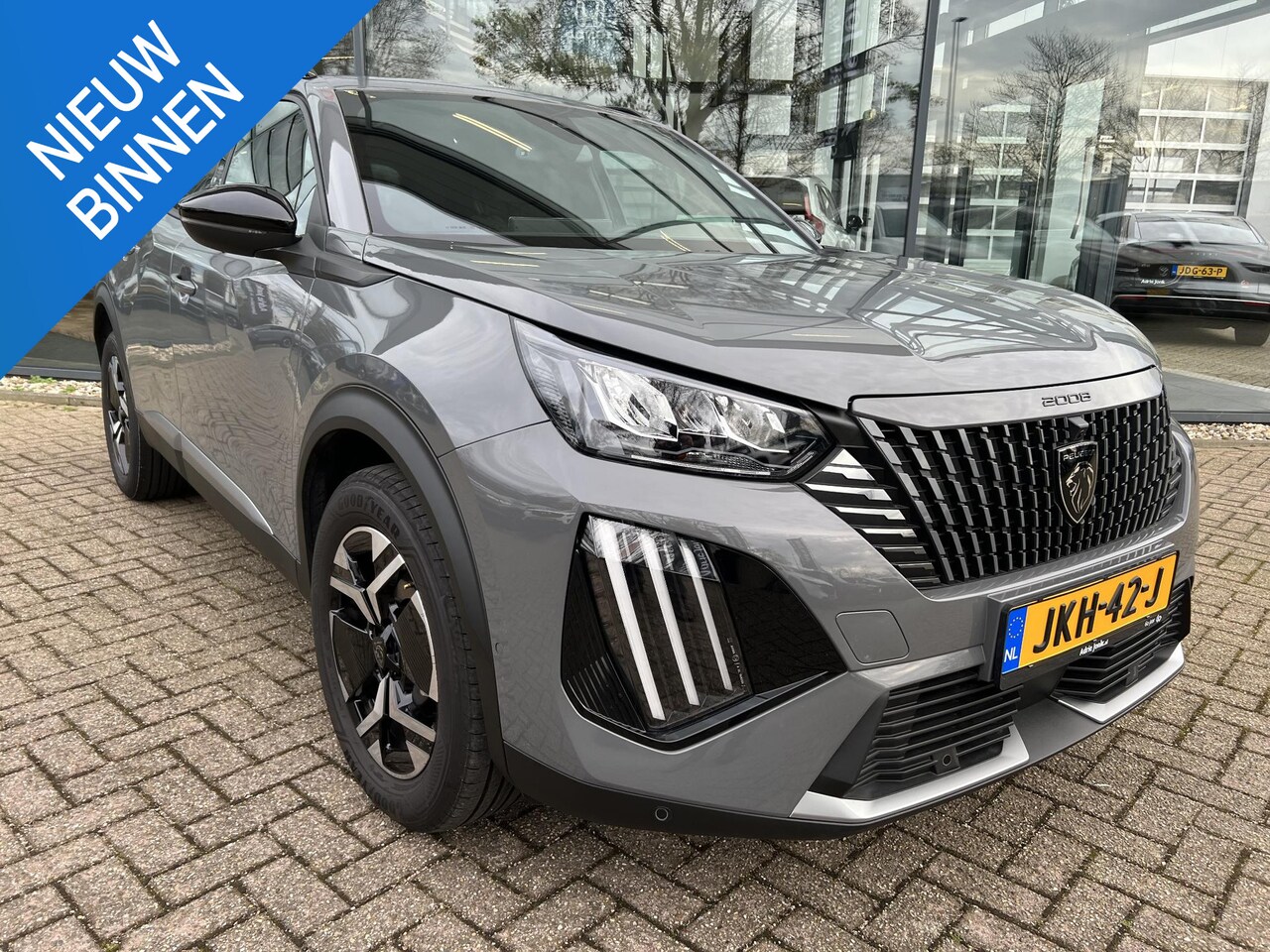Peugeot 2008 - 1.2 PureTech 130 Allure AUTOMAAT | STOELVERWARMING | DODEHOEKDETECTIE | RIJSTROOKBEGELEIDI - AutoWereld.nl