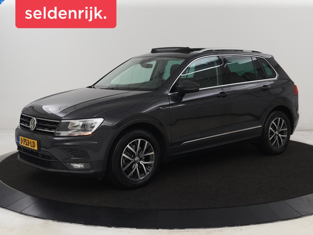 Volkswagen Tiguan - 1.5 TSI Comfortline | Panoramadak | Stoelverwarming | Massage | Adaptive cruise | Carplay - AutoWereld.nl