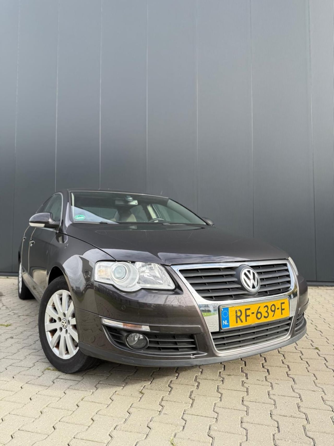 Volkswagen Passat - 1.6 FSI Trendline 1.6 FSI Trendline - AutoWereld.nl
